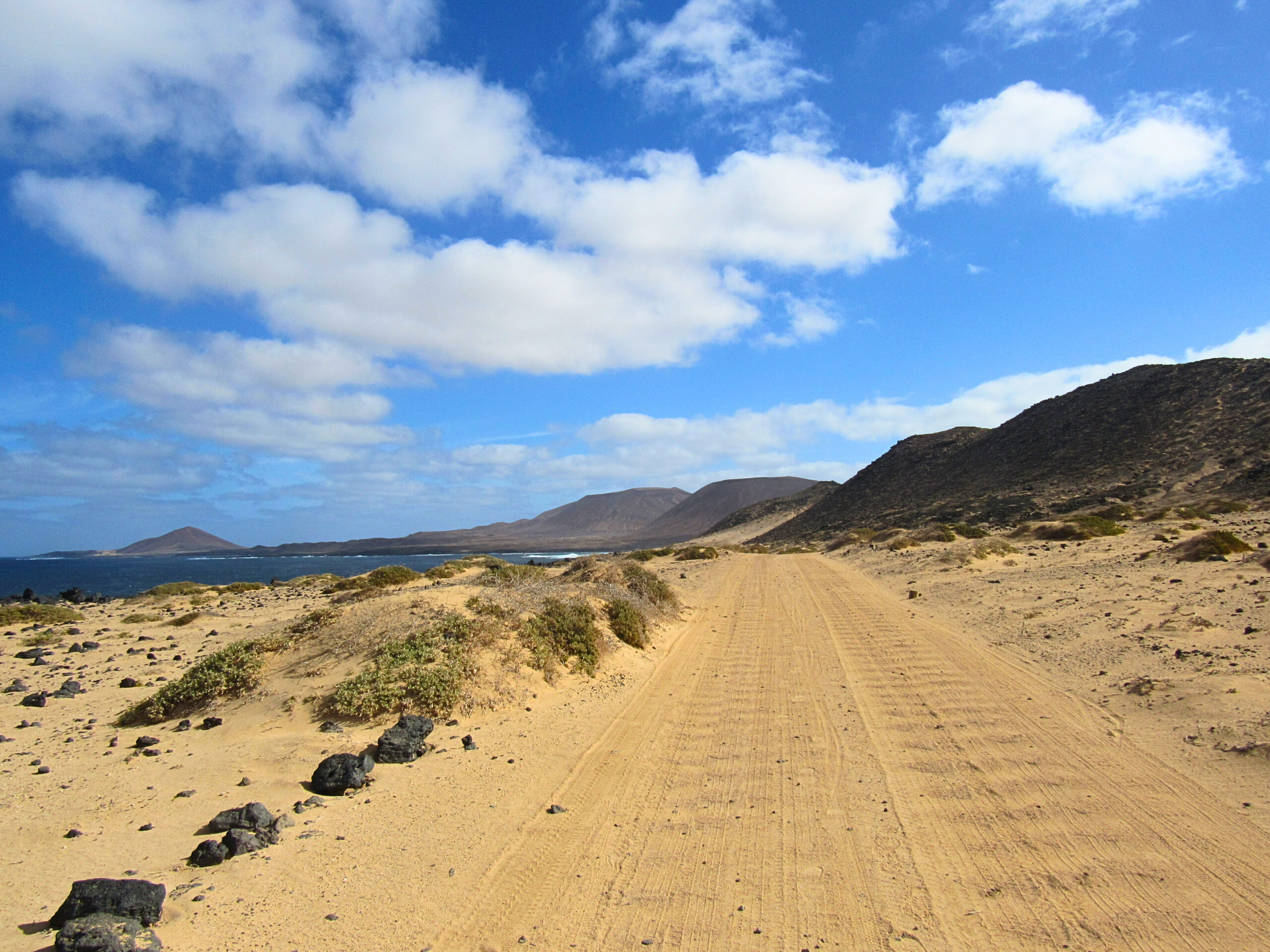 Sandy-trails-La-Graciosa-island ⋆ everlastingwandering